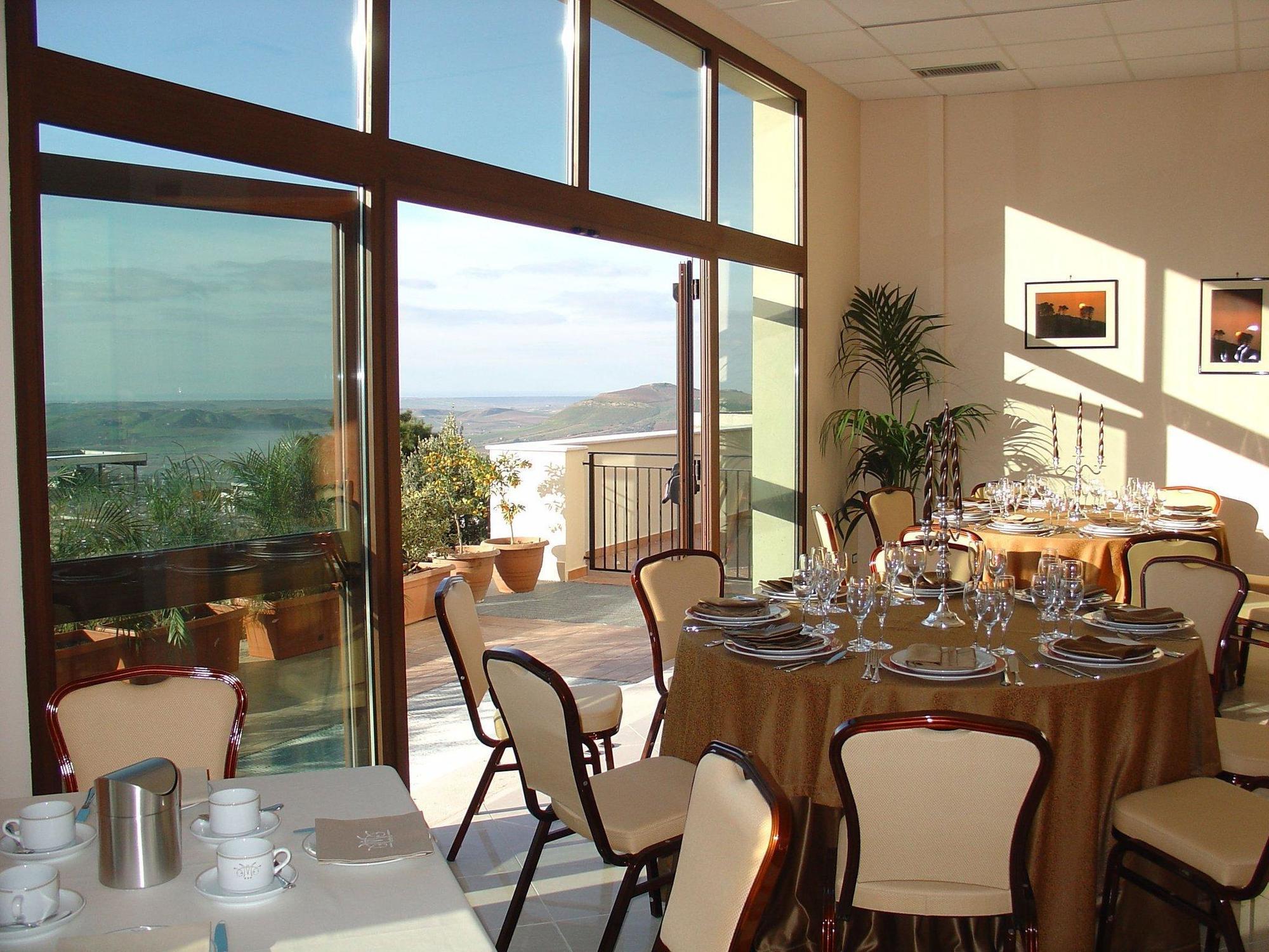 Hotel Villa Mokarta Salemi Restaurant photo